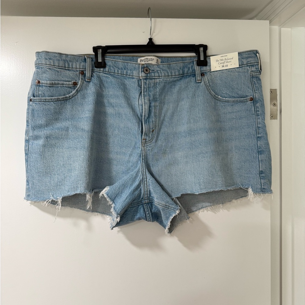 Abercrombie light blue denim shorts! NWT! Size 22W